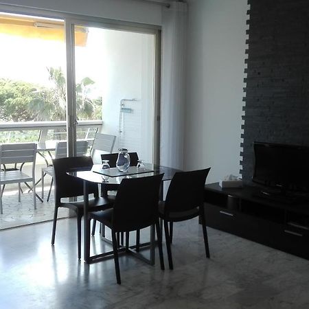 Grand Studio Climatise En Bord De Mer Avec Parking Securise Golfe-Juan Exterior foto